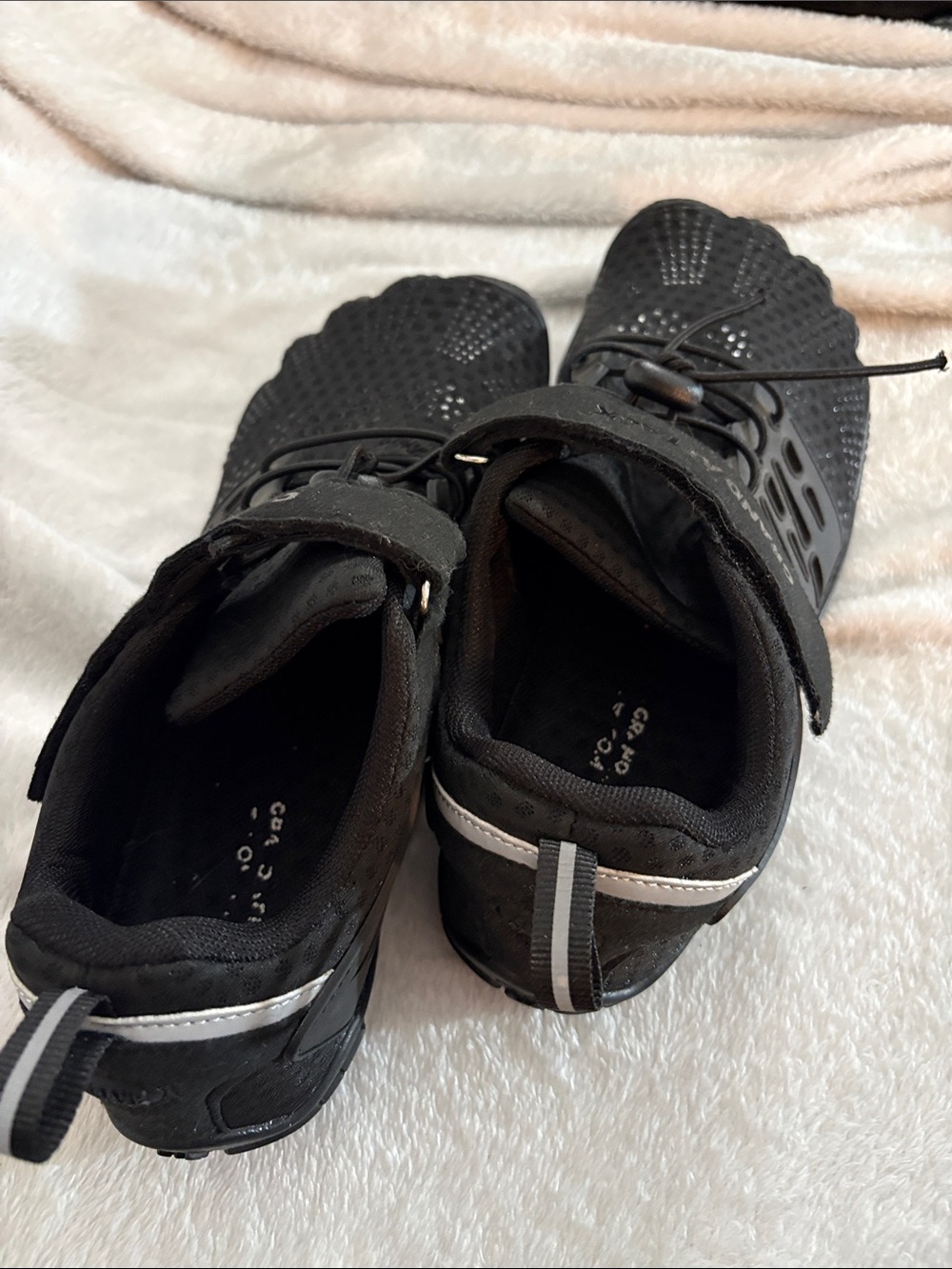 Size 9 Grand Attack Barefoot Shoes - Picture 6 of 10